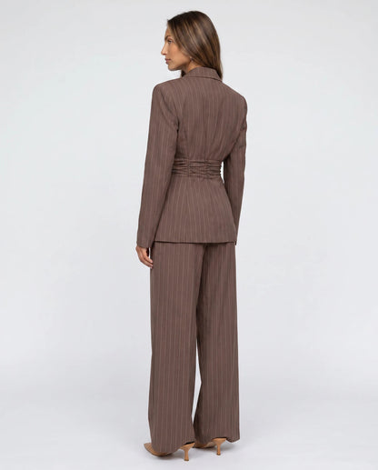 Ensemble tailleur rayé cintré et pantalon large